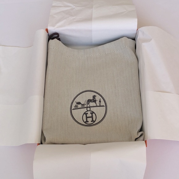 🎉HP🎉NWT Hemes Evelyn 16 Amazon Etoupe x Indigo - Picture 3 of 11